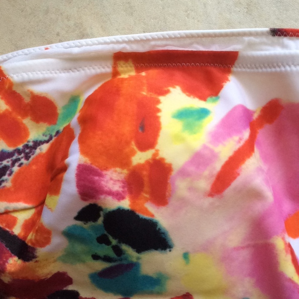 Gorgeous Gottex One Piece Swimsuit - Picture 7 of 8